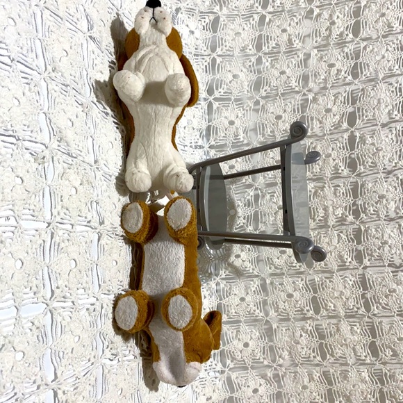 American Girl Dogs & Table. Bulldog & Dachshund. . - Picture 7 of 16